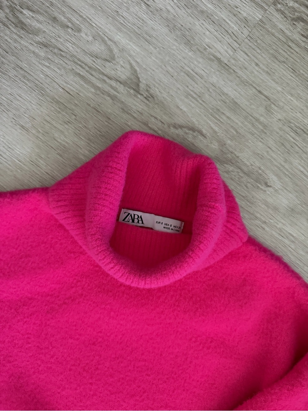 Zara Bright Hot Pink Turtleneck Sweater - Picture 3 of 6